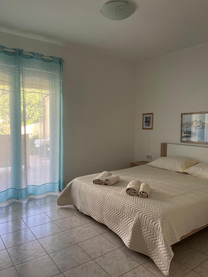 Apartments And Rooms Markovski Palit Exterior foto