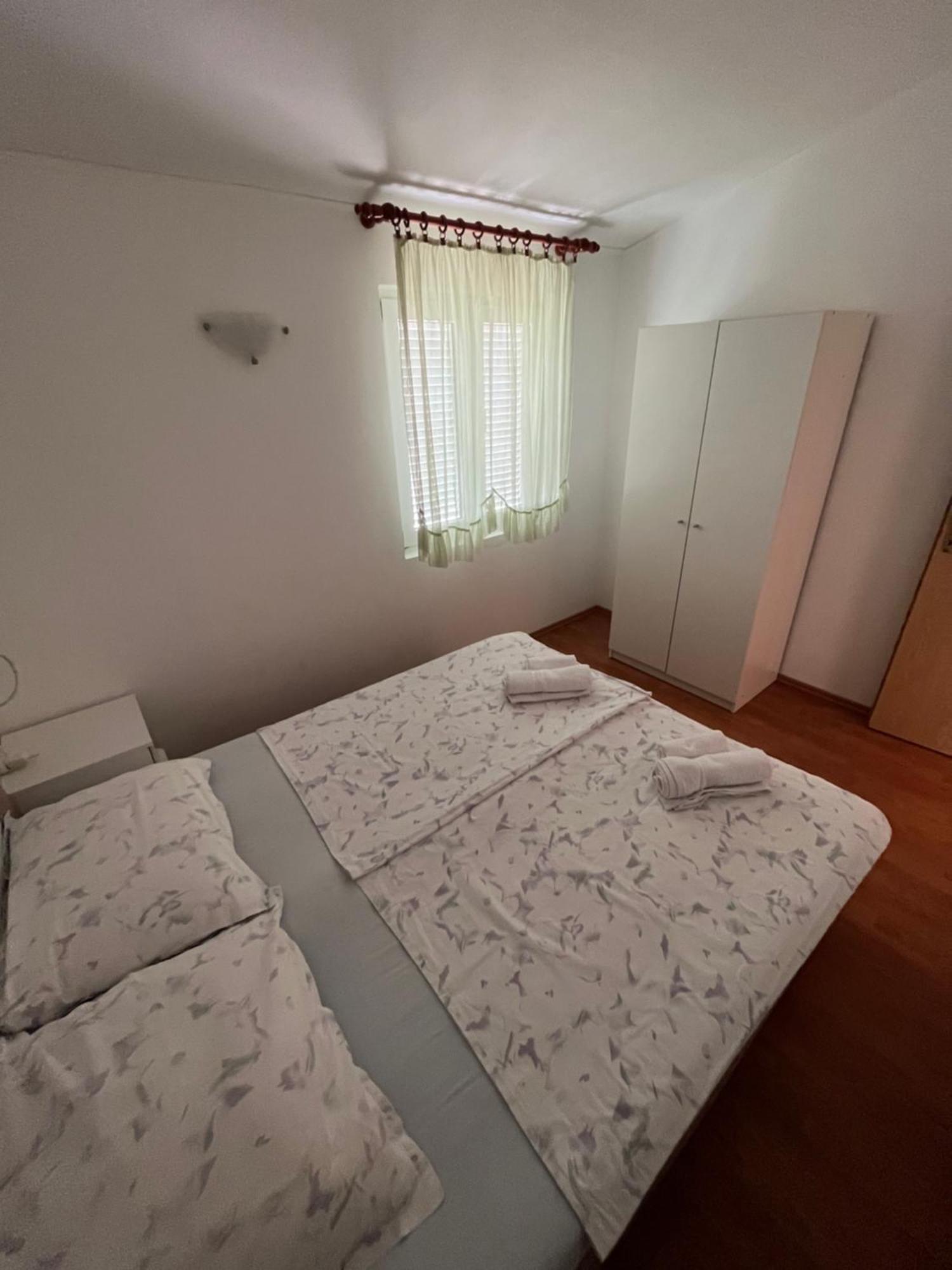 Apartments And Rooms Markovski Palit Exterior foto